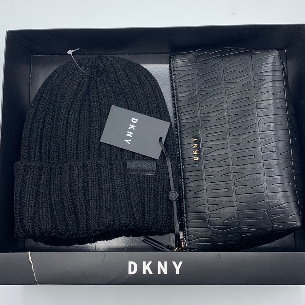 Womens DKNY Beanie Pouch Combo MSRP $138